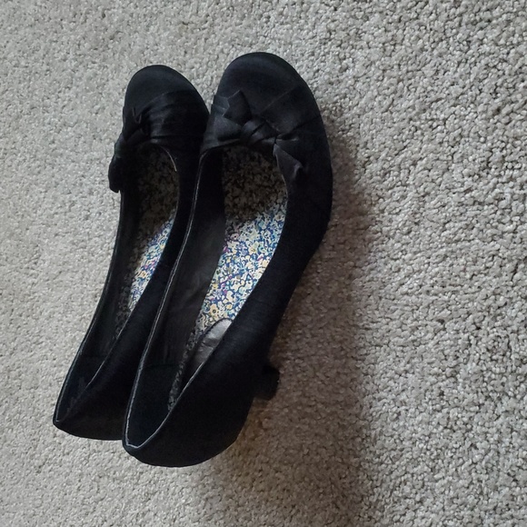 Mudd Black Heels - Picture 1 of 7